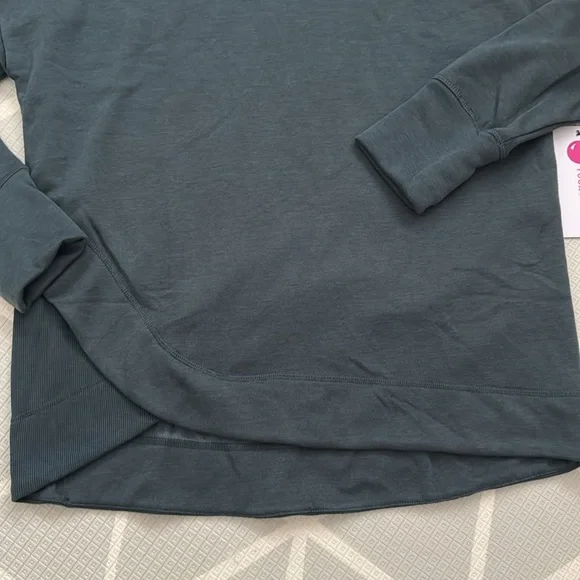 NWT! YOGALICIOUS dark sage active hooded cross over hem fleece. Various sizes. - Picture 2 of 5